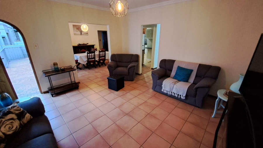 3 Bedroom Property for Sale in Langenhovenpark Free State